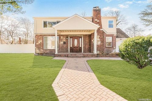 820 Southern Pkwy, Uniondale, NY, 11553-3441 | Card Image