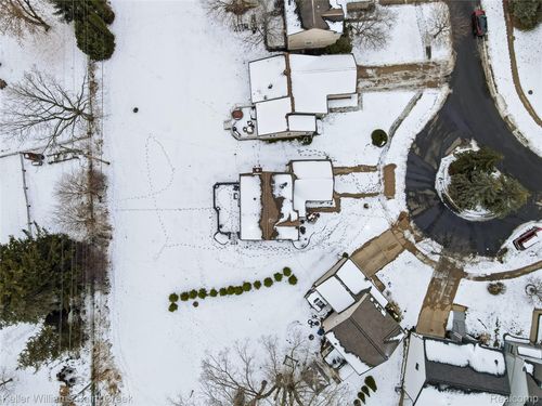 833 Huntclub Blvd, Auburn Hills, MI, 48326-3685 | Card Image