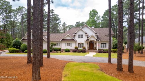 370 Lake Dornoch Dr, Pinehurst, NC, 28374-7174 | Card Image