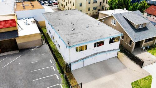 2426 57th Ave, Oakland, CA, 94605-1004 | Card Image