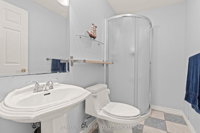 1069 Beach Blvd, House attached with 2 bedrooms, 4 bathrooms and 2 parking in Hamilton ON | Image 22