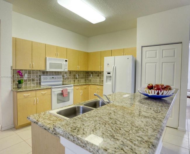 13151 Sw 45th Dr, House other with 6 bedrooms, 3 bathrooms and null parking in Miramar FL | Image 3