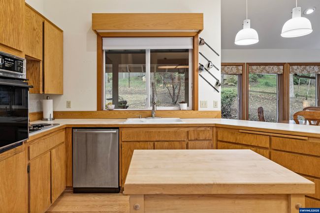 2624 Nw Lupine Pl, House other with 3 bedrooms, 2 bathrooms and null parking in Corvallis OR | Image 14