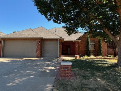 14620 Waterfront Road, House other with 3 bedrooms, 2 bathrooms and null parking in Edmond OK | Image 2