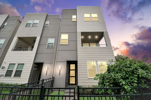 2719 Clinton Dr, Houston, TX, 77020-8435 | Card Image