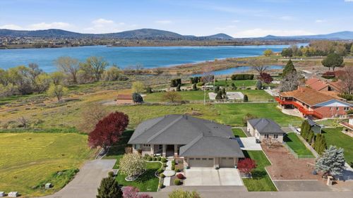 1620 Road 84, Pasco, WA, 99301-5600 | Card Image