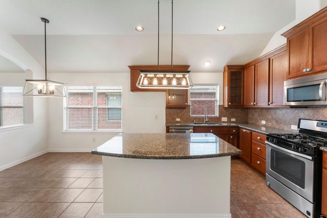 28519 Lockeridge View Dr, House other with 3 bedrooms, 2 bathrooms and 2 parking in Spring TX | Image 11