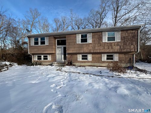 39 Latimer Dr, East Lyme, CT, 06333-1324 | Card Image