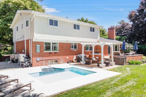 5092 Galaxy Dr, Shelby Township, MI, 48316-2314 | Card Image