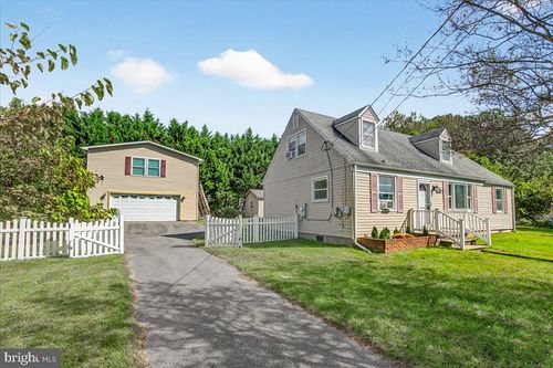 8841 Fort Smallwood Rd, PASADENA, MD, 21122-2313 | Card Image