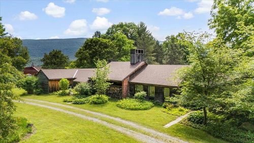 92 Coventry Ln, Manchestr Ctr, VT, 05255-6411 | Card Image