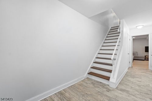 apt-e-42 Lexington Ln, West Milford, NJ, 07480-4911 | Card Image