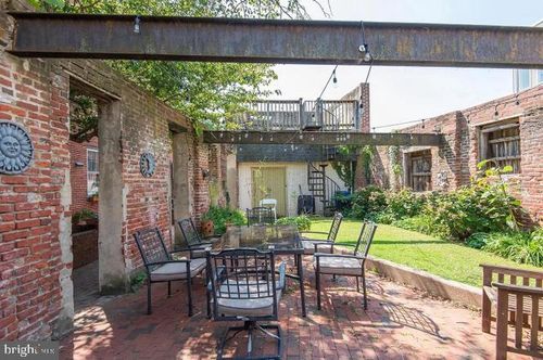 rear-c-212 Carpenter St, PHILADELPHIA, PA, 19147-4267 | Card Image