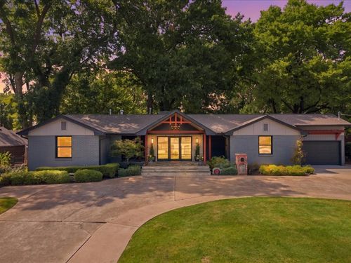 4650 Columbia Pl, Tulsa, OK, 74105-5208 | Card Image