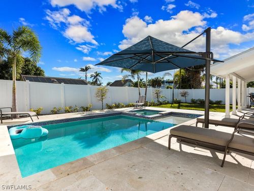 784 11th St N, NAPLES, FL, 34102-8121 | Card Image