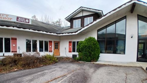 374 Us Route 3, Lincoln, NH, 03251-4147 | Card Image