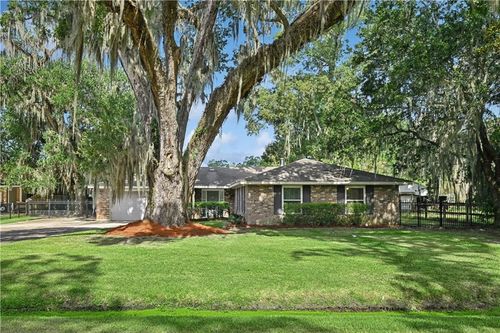 230 Oak Ln, Mandeville, LA, 70448-4546 | Card Image
