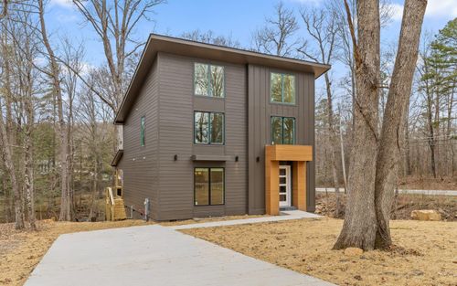 102 Sunnybrook Trl, Signal Mountain, TN, 37377-1857 | Card Image