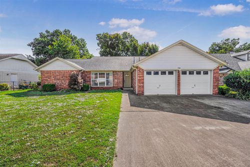 124 Magnolia Ave, Pryor, OK, 74361-7404 | Card Image