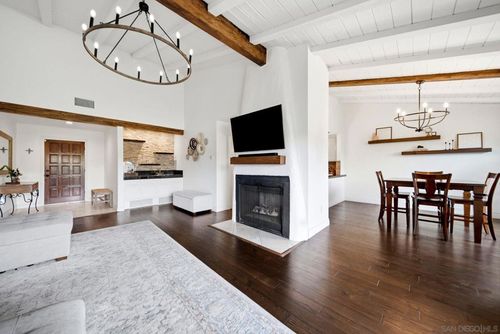 1126 San Jacinto Gln, Escondido, CA, 92026 | Card Image
