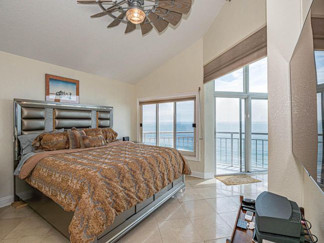 PH6 - 3870 N Highway A1a, Condo with 2 bedrooms, 2 bathrooms and null parking in Hutchinson Island FL | Image 28