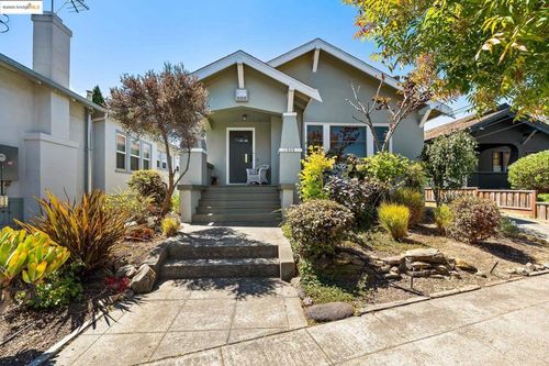 393 43rd St, Oakland, CA, 94609-2222 | Card Image