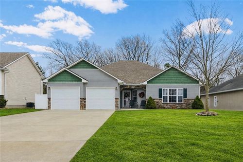 607 Oakmont Dr, Warrensburg, MO, 64093-2100 | Card Image