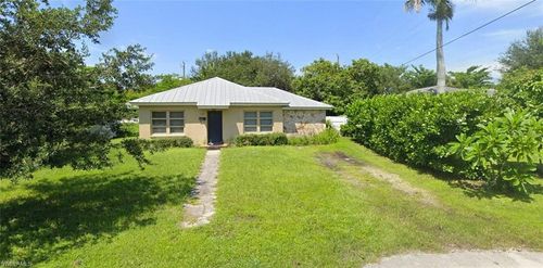 895 895 11th Street North, NAPLES, FL, 34102 | Card Image