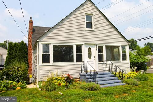 6721 Radcliffe St, Bristol, PA, 19007-5724 | Card Image