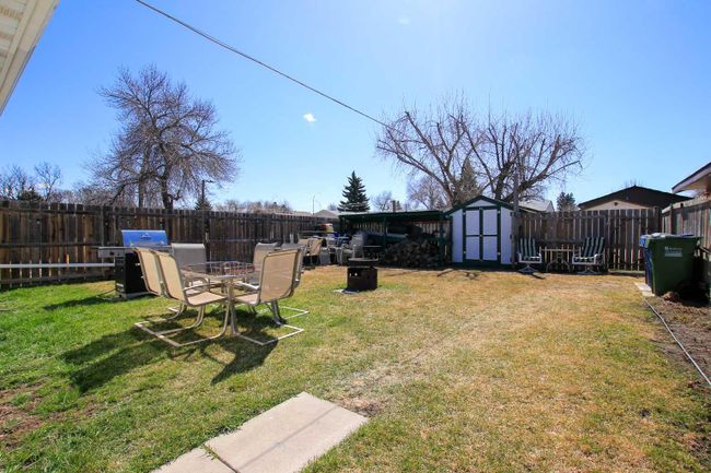 3813 50 A Street, Home with 3 bedrooms, 1 bathrooms and 3 parking in Red Deer AB | Image 37