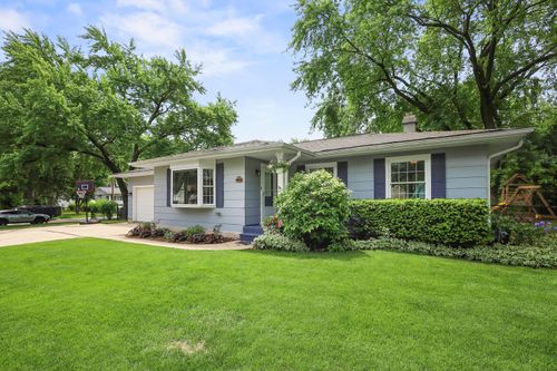30W111 Bruce Ln, Naperville, IL, 60563-1819 | Card Image