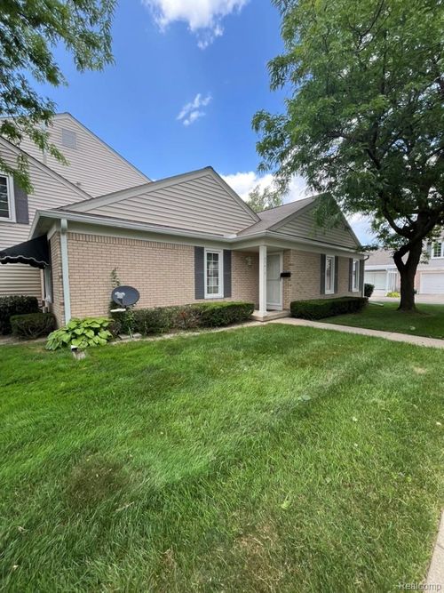 37410 Stonegate Cir, Clinton Township, MI, 48036-2964 | Card Image