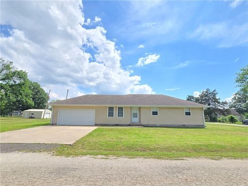 817 Park St, Cherryvale, KS, 67335-1814 | Card Image