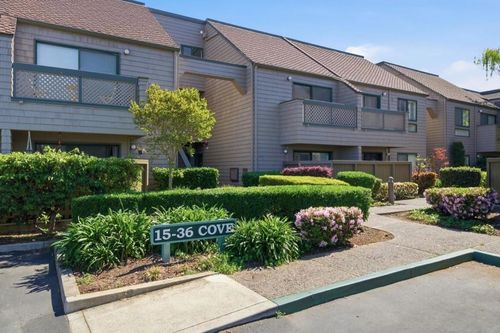 32 Cove Ln, Redwood City, CA, 94065-5128 | Card Image