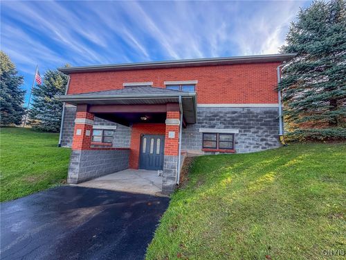 2080 Crane Brook Dr, Auburn, NY, 13021-9500 | Card Image