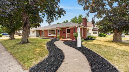 305 7th St Sw, Pine City, MN, 55063-1622 | Card Image