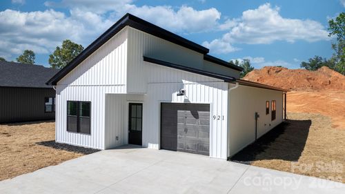 5-921 Overlook Dr, Lenoir, NC, 28645-6104 | Card Image