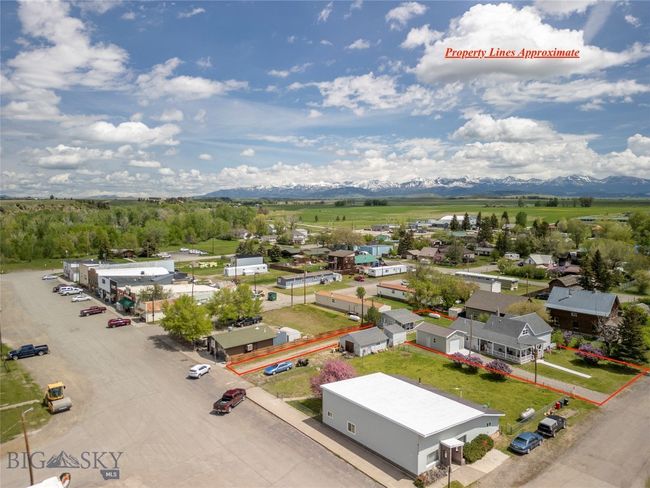 207 2 Nd St E, House other with 3 bedrooms, 3 bathrooms and null parking in Clyde Park MT | Image 6
