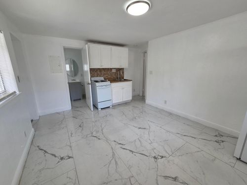 2-844 Ne 17th Way, Fort Lauderdale, FL, 33304 | Card Image