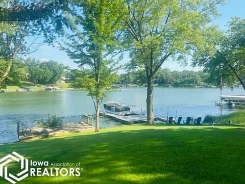 316 Hillcrest Rdg, Montezuma, IA, 50171-8484 | Card Image