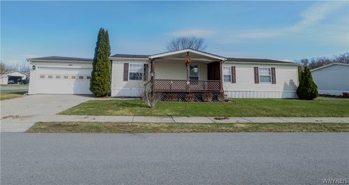 100 Golden Pond Est, Akron, NY, 14001-9551 | Card Image