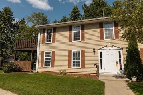 c-3907 Country Place, Sheboygan, WI, 53081 | Card Image