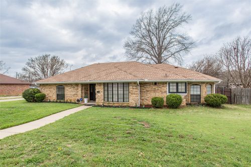3102 Avon Dr, Arlington, TX, 76015-2001 | Card Image