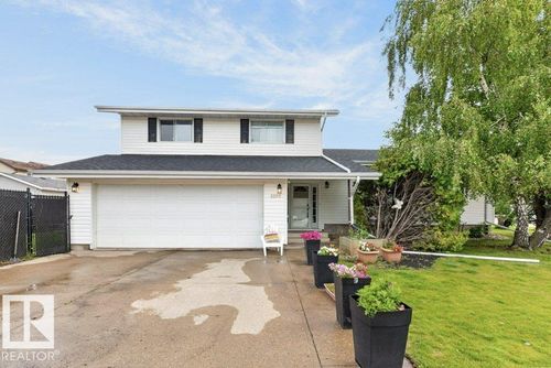 3205 104a St Nw, Edmonton, AB, T6J4H7 | Card Image