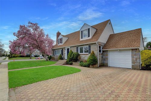 16 Tremont St, Garden City, NY, 11530-6521 | Card Image