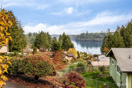 110 E Sea Breeze Drive, Grapeview, WA, 98546 | Card Image