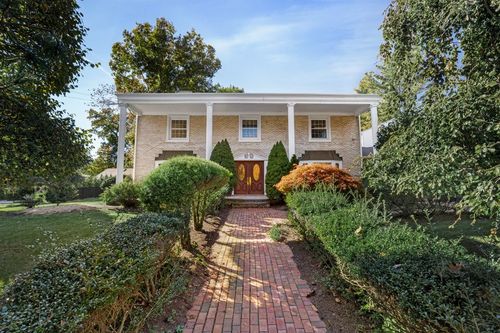 7 Thomas Dr, Lincoln, RI, 02865-4914 | Card Image