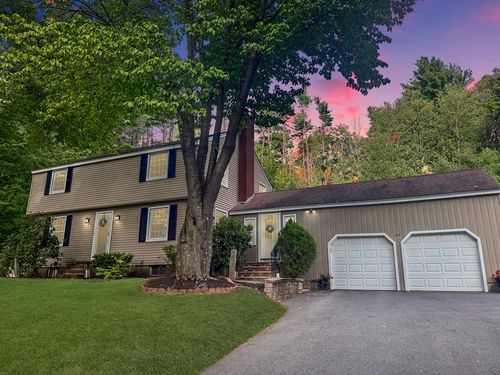 124 Hillside Rd, North Andover, MA, 01845-5317 | Card Image