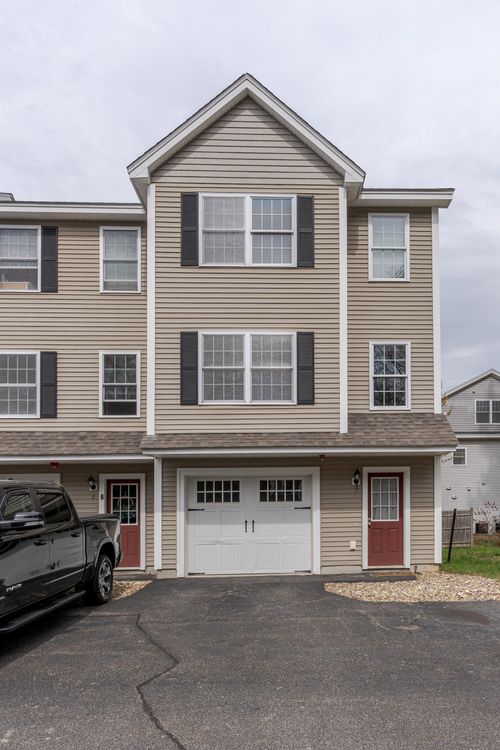 7 Harvest Dr, Dover, NH, 03820-4939 | Card Image