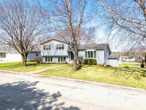 1120 Grant Street, Denver, IA, 50622 | Card Image